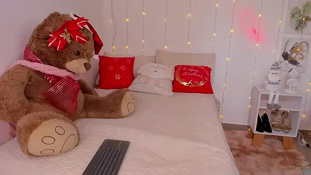 Lily Hiill7 online show from 12-17-25, 06:35