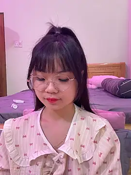 Snapshot of ___KARA___ chatting on 06-18-26, 01:26 KARA online show from 06-18-26, 01:26