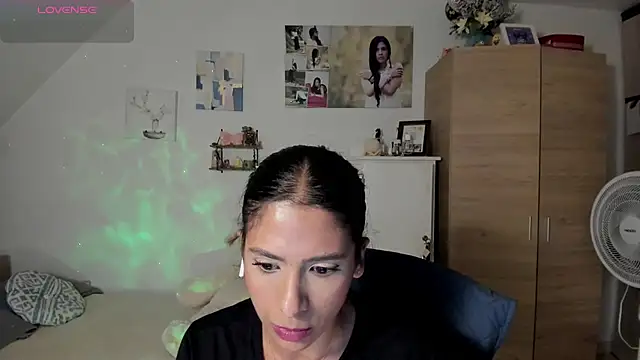 Snapshot of VEROSlen- chatting on 05-15-26, 03:59 VEROSlen- online show from 05-15-26, 03:59