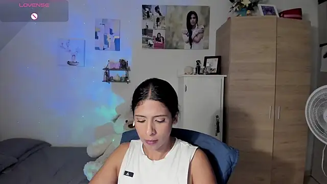 Snapshot of VEROSlen- chatting on 06-10-26, 02:13 VEROSlen- online show from 06-10-26, 02:13