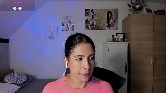 Snapshot of VEROSlen- chatting on 06-04-26, 03:11 VEROSlen- online show from 06-04-26, 03:11