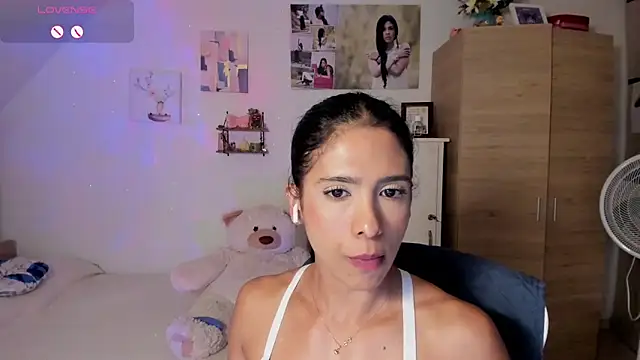 Snapshot of VEROSlen- chatting on 05-07-26, 02:38 VEROSlen- online show from 05-07-26, 02:38