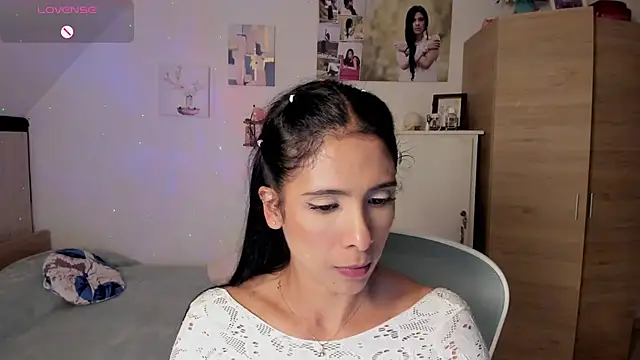 Snapshot of VEROSlen- chatting on 04-21-26, 02:47 VEROSlen- online show from 04-21-26, 02:47