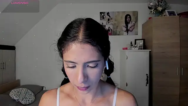 Snapshot of VEROSlen- chatting on 06-02-26, 03:17 VEROSlen- online show from 06-02-26, 03:17