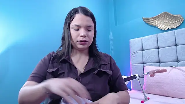 AuraArnau online show from 01-12-26, 06:36