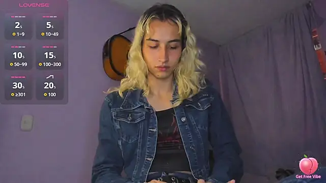Snapshot of Elis-Darling chatting on 03-25-26, 11:14 Elis-Darling online show from 03-25-26, 11:14