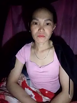 Snapshot of Girl_cutee chatting on 01-08-26, 01:17 Girl cutee online show from 01-08-26, 01:17