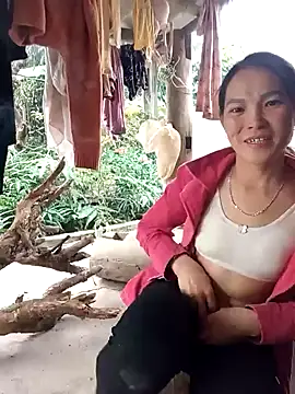 Snapshot of Girl_cutee chatting on 01-14-26, 09:46 Girl cutee online show from 01-14-26, 09:46