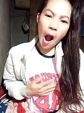 Snapshot of Girl_cutee chatting on 01-13-26, 09:41 Girl cutee online show from 01-13-26, 09:41