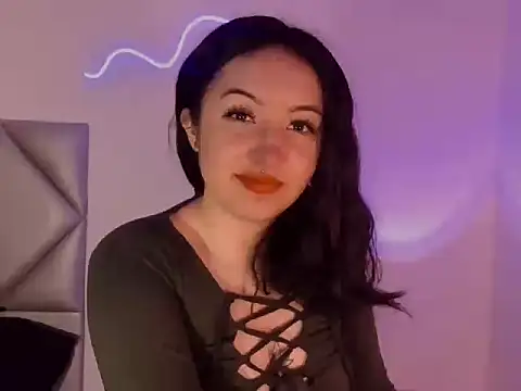 Lyra Monrroy online show from 12-22-25, 01:28