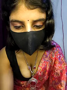 Snapshot of Zaayaa_2 chatting on 01-13-26, 04:33 Zaayaa 2 online show from 01-13-26, 04:33