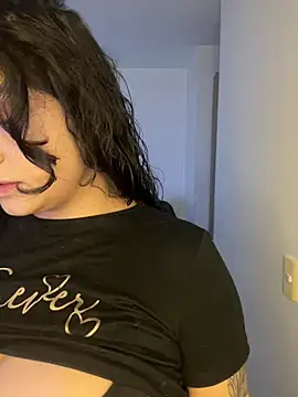Snapshot of Amyy_1 chatting on 07-18-26, 10:18 Amyy 1 online show from 07-18-26, 10:18