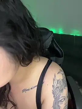 Snapshot of Amyy_1 chatting on 06-18-26, 09:31 Amyy 1 online show from 06-18-26, 09:31