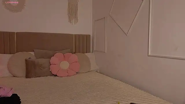 Sn0w  queen online show from 02-25-26, 08:03