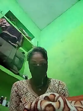 Snapshot of Uma_pande chatting on 12-17-25, 06:13 Uma pande online show from 12-17-25, 06:13