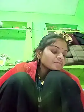 Snapshot of Uma_pande chatting on 01-05-26, 05:27 Uma pande online show from 01-05-26, 05:27