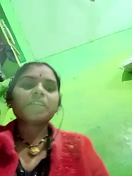 Snapshot of Uma_pande chatting on 01-08-26, 02:56 Uma pande online show from 01-08-26, 02:56