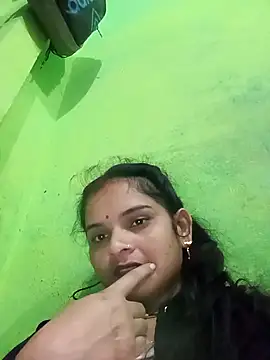 Snapshot of Uma_pande chatting on 12-22-25, 02:55 Uma pande online show from 12-22-25, 02:55