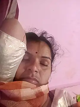 Snapshot of Uma_pande chatting on 02-04-26, 10:05 Uma pande online show from 02-04-26, 10:05