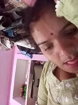 Snapshot of Uma_pande chatting on 02-07-26, 11:35 Uma pande online show from 02-07-26, 11:35