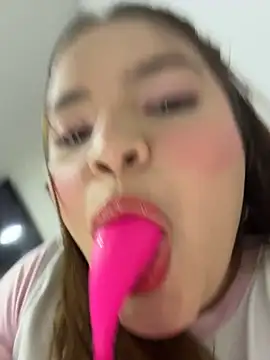 Snapshot of melanie_hh1 chatting on 12-20-25, 05:54 melanie hh1 online show from 12-20-25, 05:54