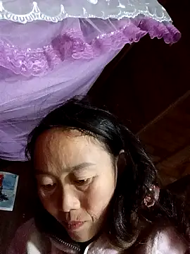 Snapshot of lemon-beo chatting on 12-22-25, 10:04 lemon-beo online show from 12-22-25, 10:04