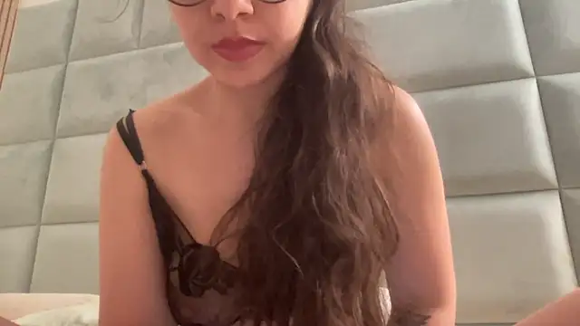Snapshot of RosaDream chatting on 04-30-26, 05:31 RosaDream online show from 04-30-26, 05:31