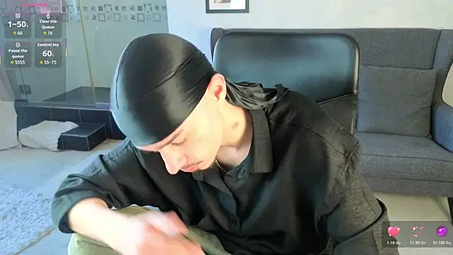 Snapshot of KaydenDrew chatting on 05-25-26, 04:34 KaydenDrew online show from 05-25-26, 04:34