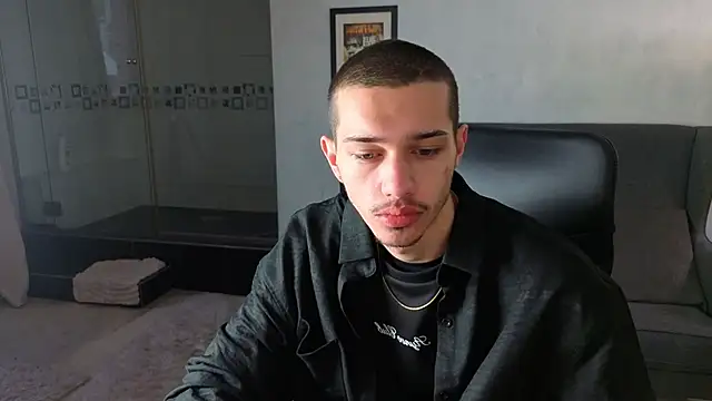 Snapshot of KaydenDrew chatting on 04-22-26, 04:08 KaydenDrew online show from 04-22-26, 04:08