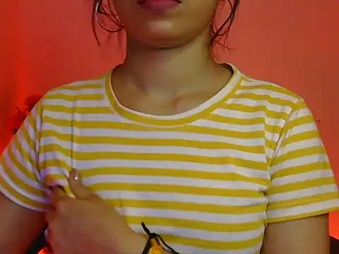 Snapshot of miss_ragni chatting on 05-14-26, 06:49 miss ragni online show from 05-14-26, 06:49