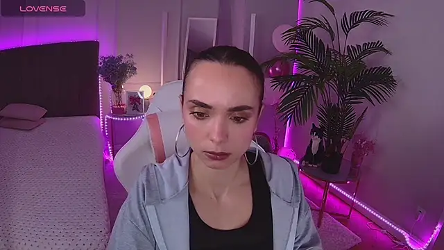 Dayana Foxy online show from 12-17-25, 08:52