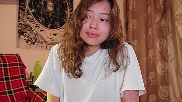 Snapshot of prancing_girl chatting on 06-09-26, 02:01 prancing girl online show from 06-09-26, 02:01