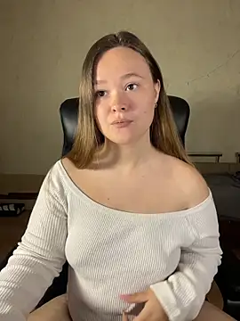 Snapshot of CaramelleSugarr chatting on 05-17-26, 02:28 CaramelleSugarr online show from 05-17-26, 02:28