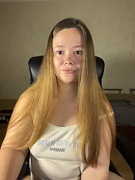 Snapshot of CaramelleSugarr chatting on 05-14-26, 05:21 CaramelleSugarr online show from 05-14-26, 05:21