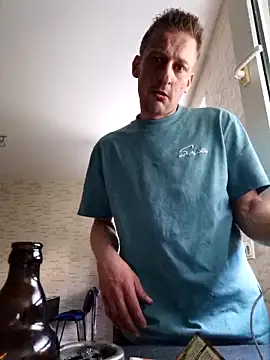 Snapshot of AnDyWaesche90 chatting on 04-16-26, 05:25 AnDyWaesche90 online show from 04-16-26, 05:25