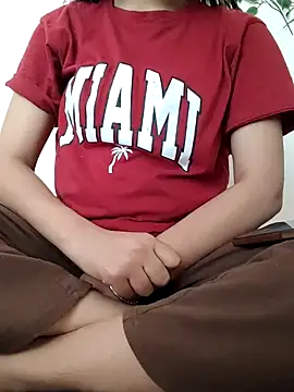 Snapshot of mayrakhan11 chatting on 02-08-26, 03:26 mayrakhan11 online show from 02-08-26, 03:26