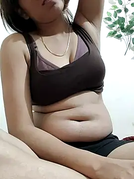 Snapshot of mayrakhan11 chatting on 02-20-26, 05:48 mayrakhan11 online show from 02-20-26, 05:48