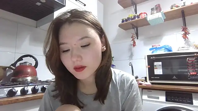 VelmaMaasch online show from 12-18-25, 02:10