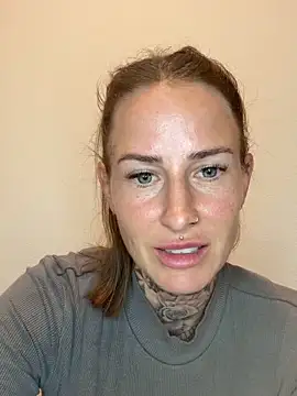 Klarry69 online show from 04-10-26, 08:05