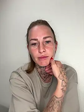 Klarry69 online show from 04-11-26, 07:39