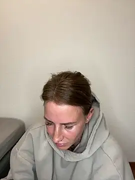 Klarry69 online show from 04-15-26, 07:58