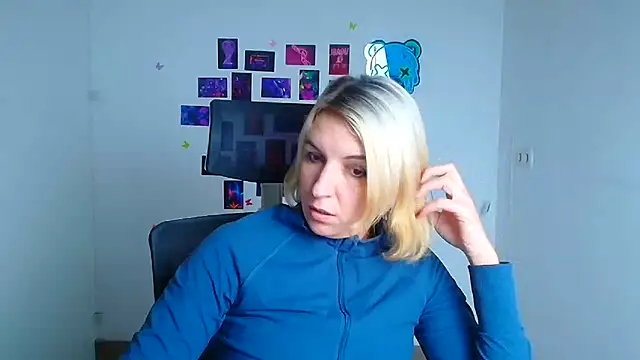 Lana Foxyy online show from 12-19-25, 04:42