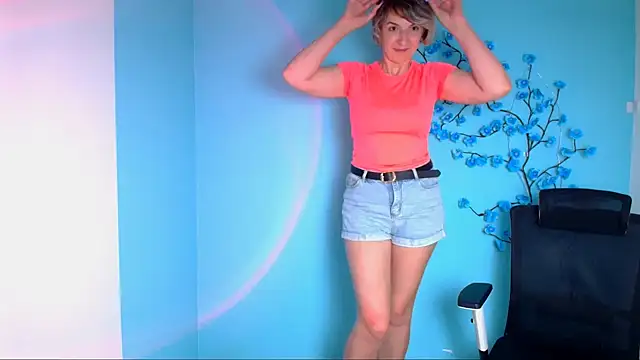 Snapshot of Lana_Foxyy chatting on 05-19-26, 11:39 Lana Foxyy online show from 05-19-26, 11:39