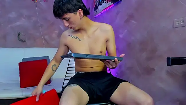 Snapshot of DaniiFoxx chatting on 01-06-26, 12:20 DaniiFoxx online show from 01-06-26, 12:20