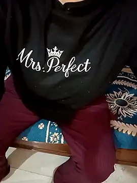 Snapshot of Sofia-111 chatting on 02-20-26, 12:29 Sofia-111 online show from 02-20-26, 12:29