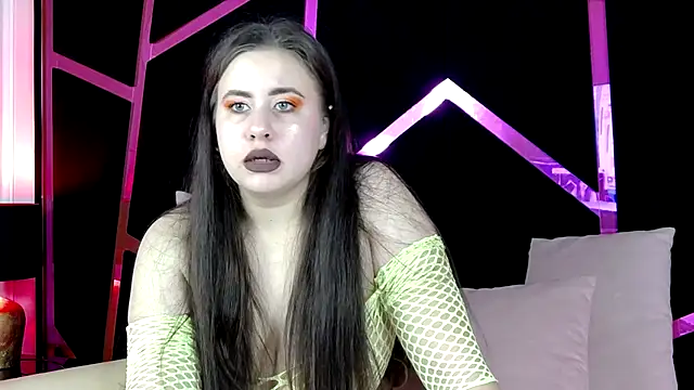 Lizzy Spark online show from 12-22-25, 05:18