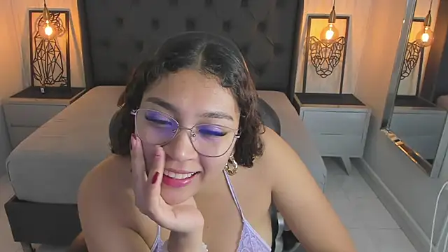 Snapshot of angelinemore chatting on 02-18-26, 07:21 angelinemore online show from 02-18-26, 07:21