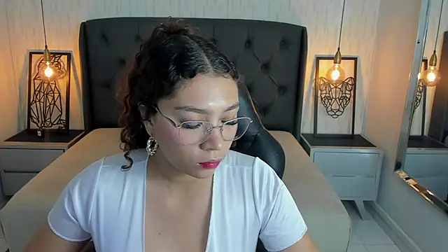 Snapshot of angelinemore chatting on 02-25-26, 07:25 angelinemore online show from 02-25-26, 07:25