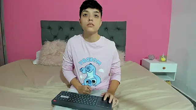 Snapshot of ariloe_quintero chatting on 01-08-26, 12:55 ariloe quintero online show from 01-08-26, 12:55