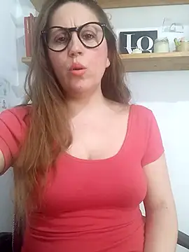 Snapshot of SofiEsteves chatting on 05-22-26, 01:31 SofiEsteves online show from 05-22-26, 01:31
